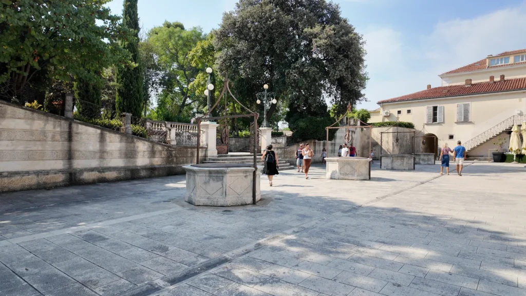 Five Wells Square, Zadar