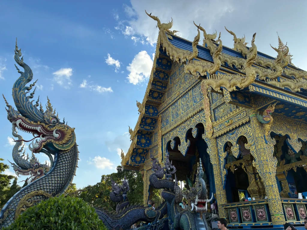 Rong Suea Ten Temple, Chiang Rai