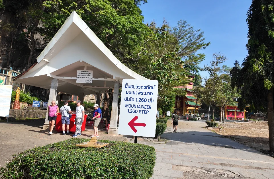 Tiger Cave Temple Summit Trail, Krabi